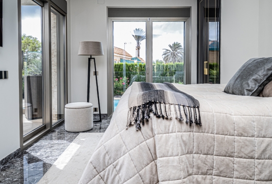 Resale - Villa - La Zenia - Beachside