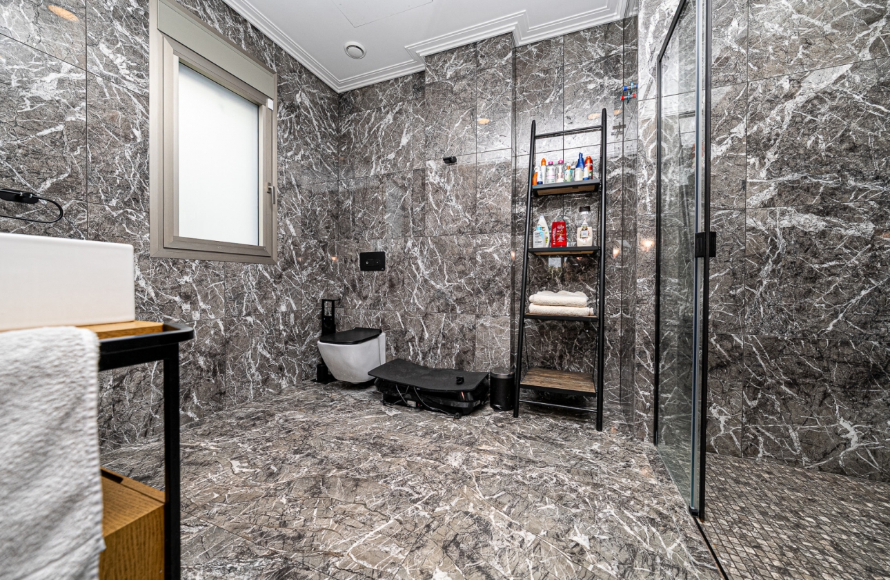 Resale - Villa - La Zenia - Beachside