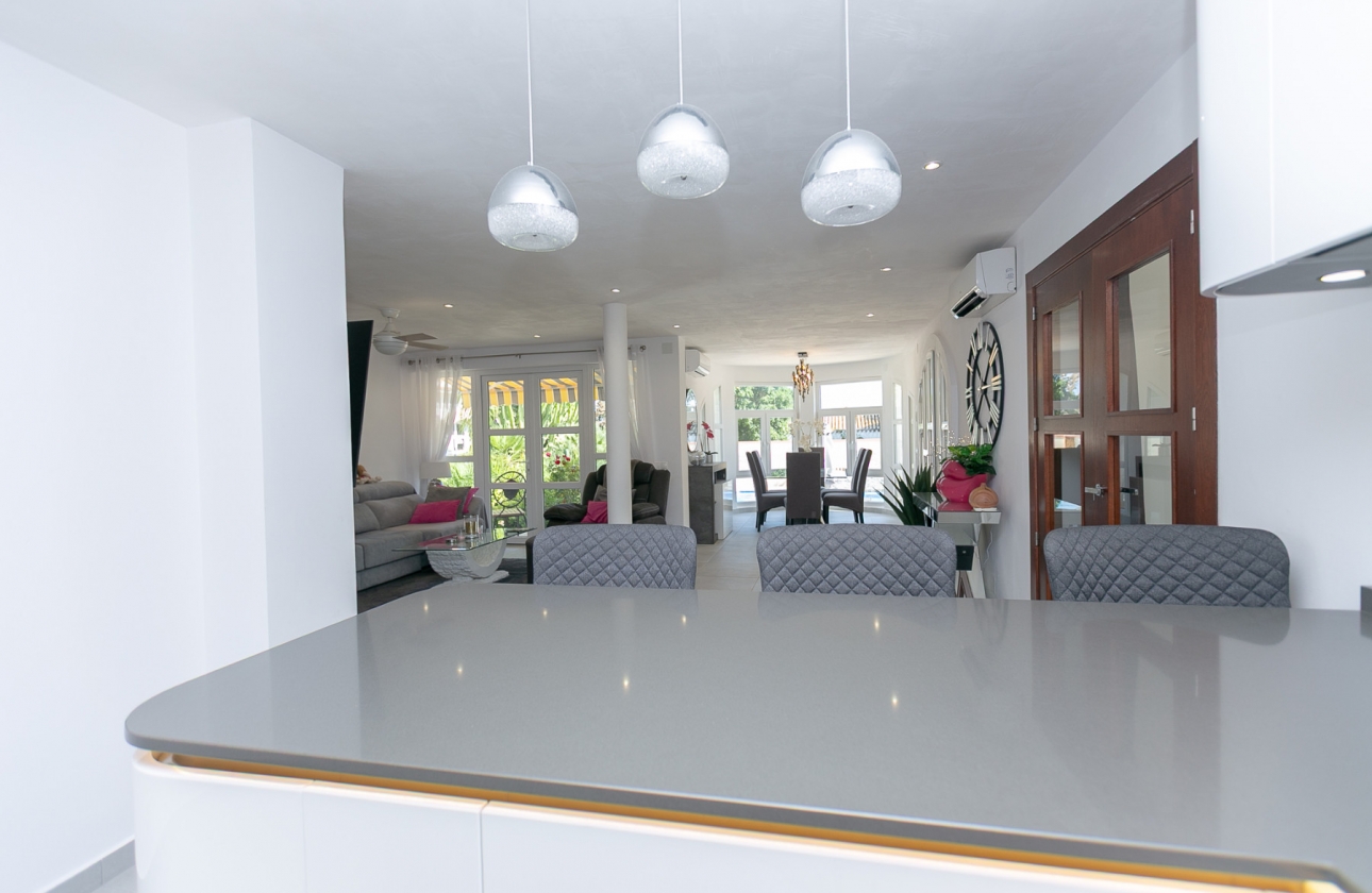 Rynek wtórny - Villa - Orihuela Costa - Lomas de Don Juan