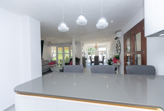 Rynek wtórny - Villa - Orihuela Costa - Lomas de Don Juan