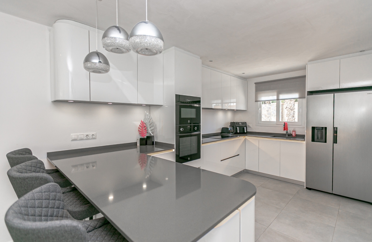 Rynek wtórny - Villa - Orihuela Costa - Lomas de Don Juan