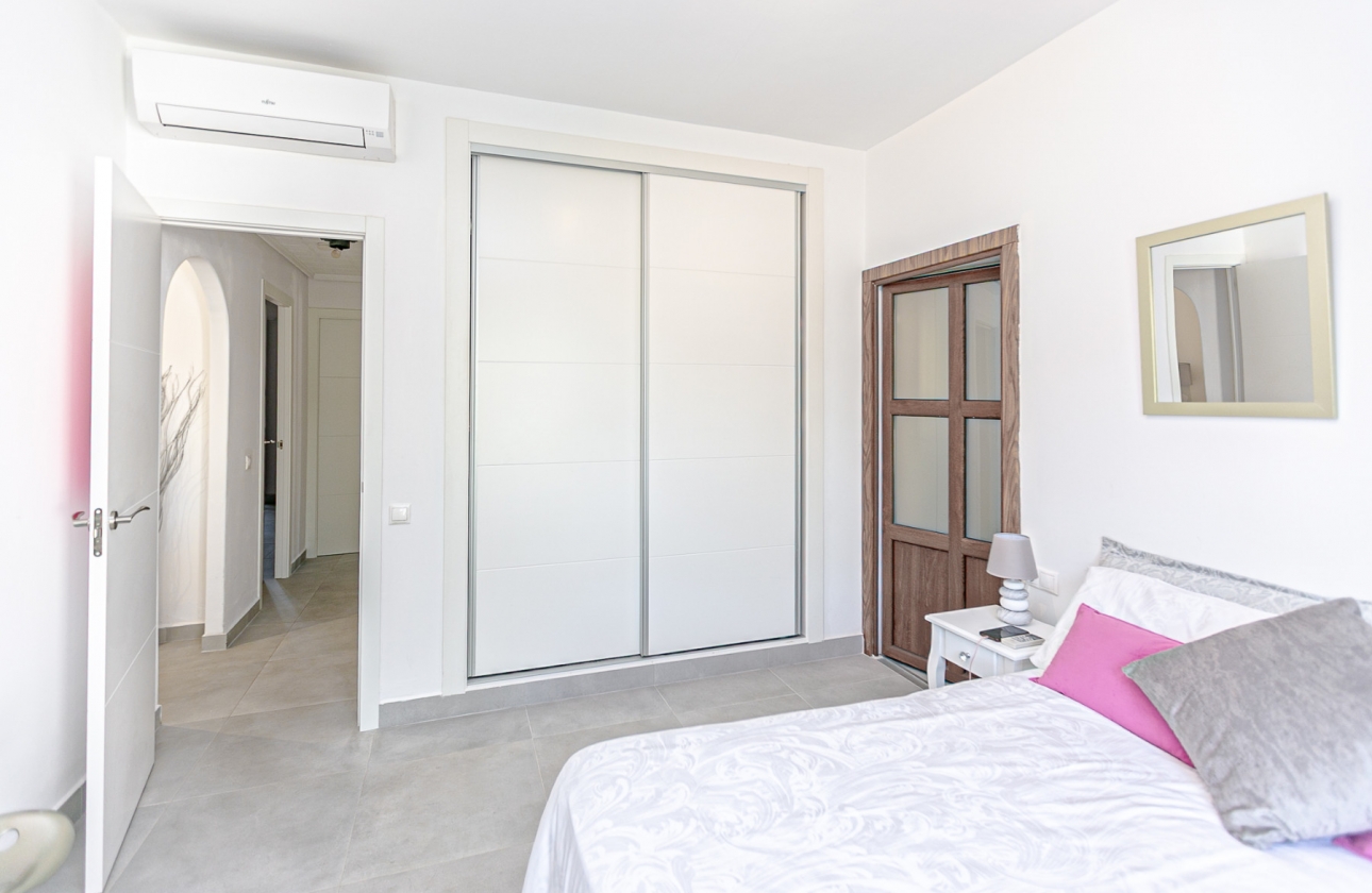 Rynek wtórny - Villa - Orihuela Costa - Lomas de Don Juan