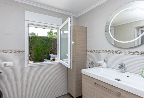 Rynek wtórny - Villa - Orihuela Costa - Lomas de Don Juan