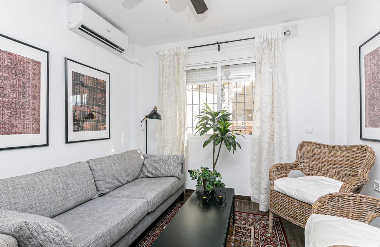 Rynek wtórny - Szeregowiec - Torrevieja - Torretas