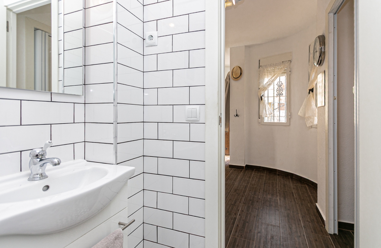 Rynek wtórny - Szeregowiec - Torrevieja - Torretas