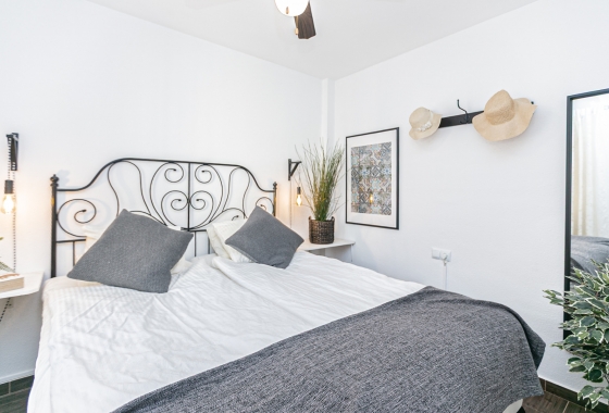 Rynek wtórny - Szeregowiec - Torrevieja - Torretas