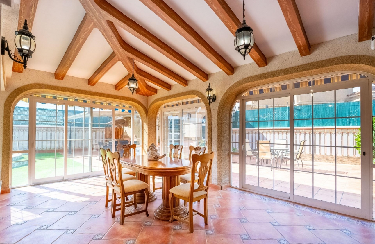 Resale - Villa - Torrevieja - El Chaparral