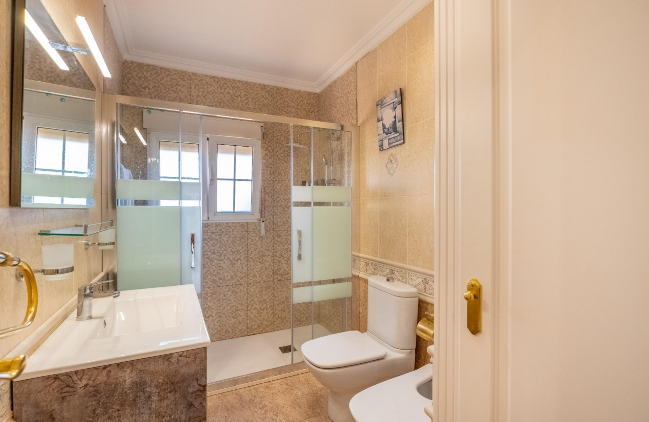 Resale - Villa - Torrevieja - El Chaparral