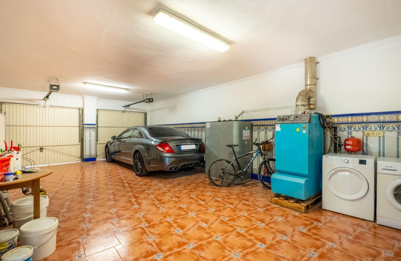 Resale - Villa - Torrevieja - El Chaparral