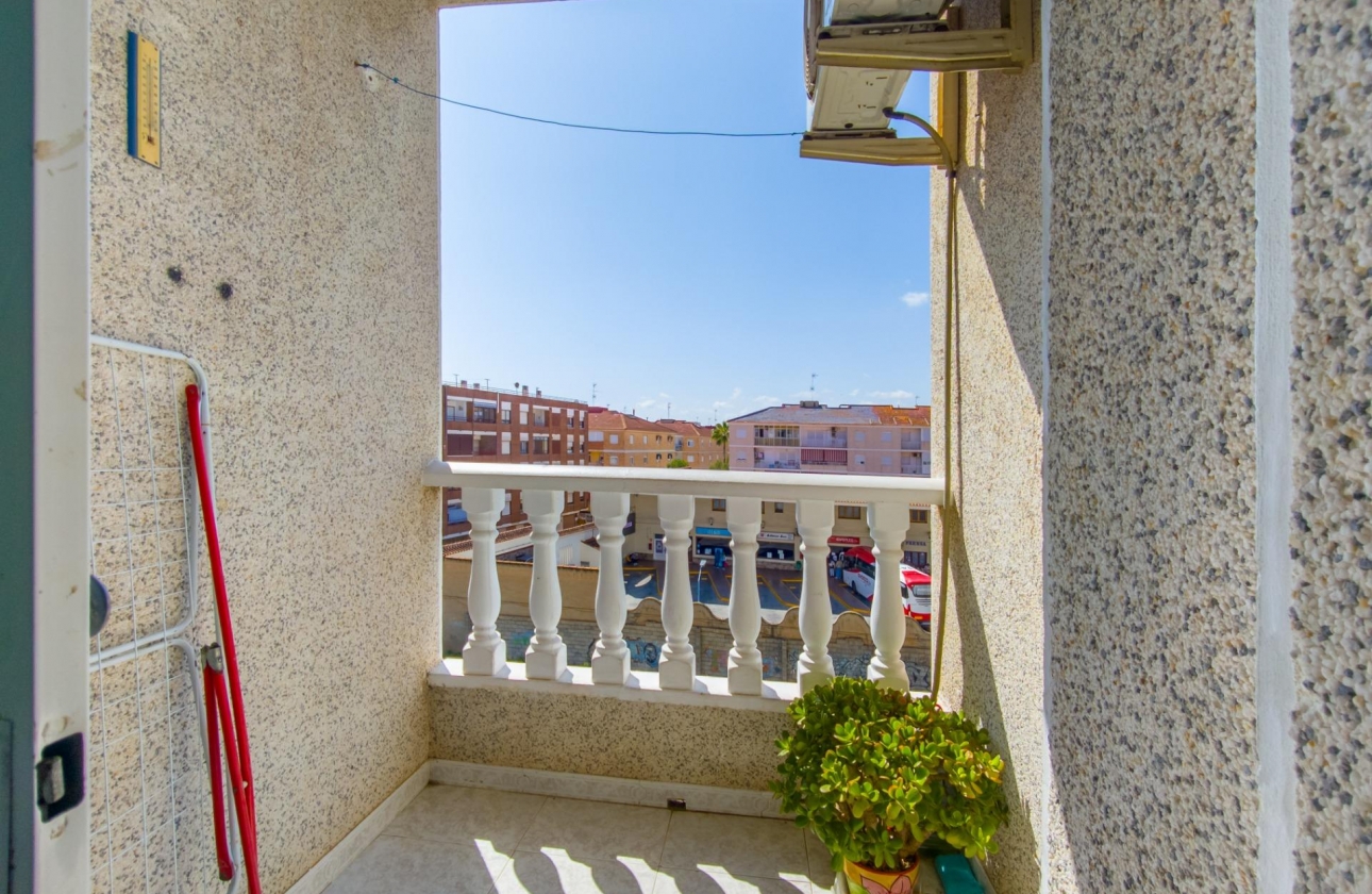 Resale - Apartment - Torrevieja - Estacion de autobuses