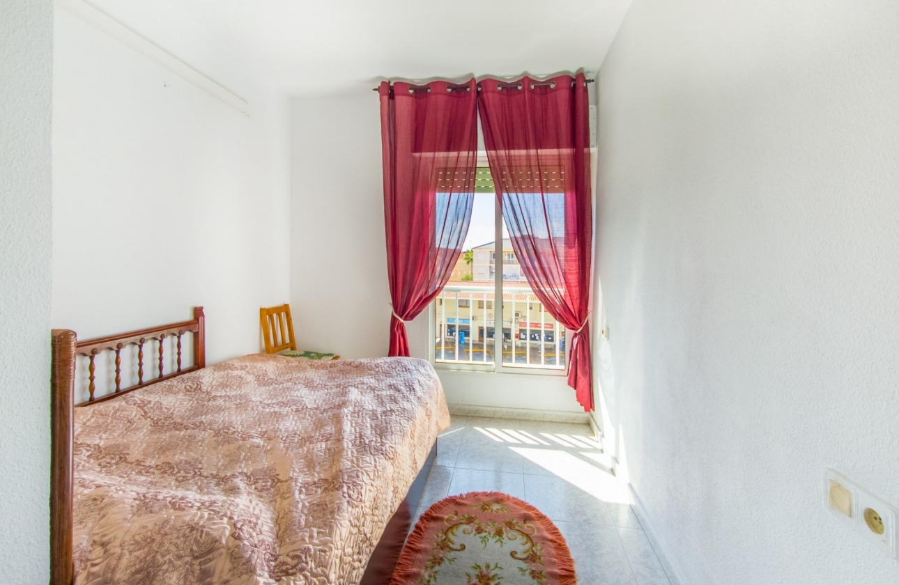 Resale - Apartment - Torrevieja - Estacion de autobuses