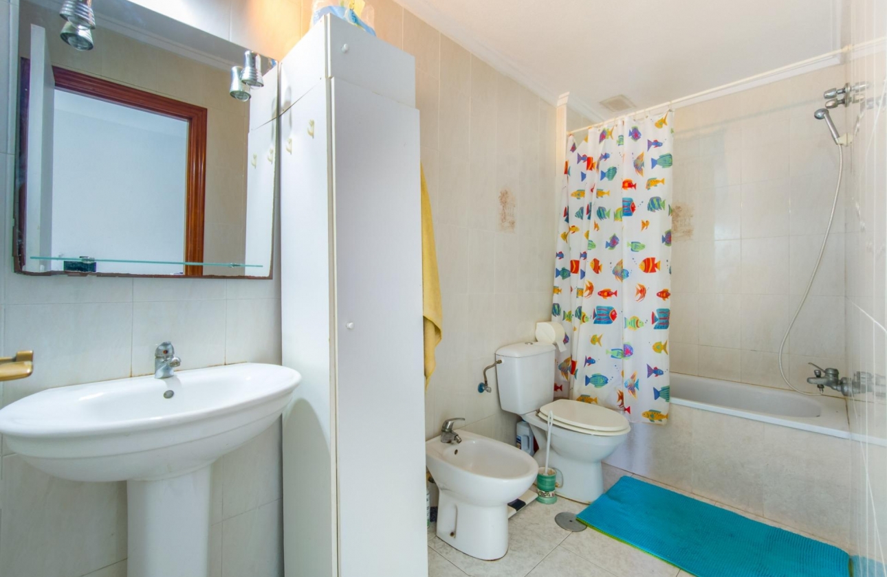 Resale - Apartment - Torrevieja - Estacion de autobuses