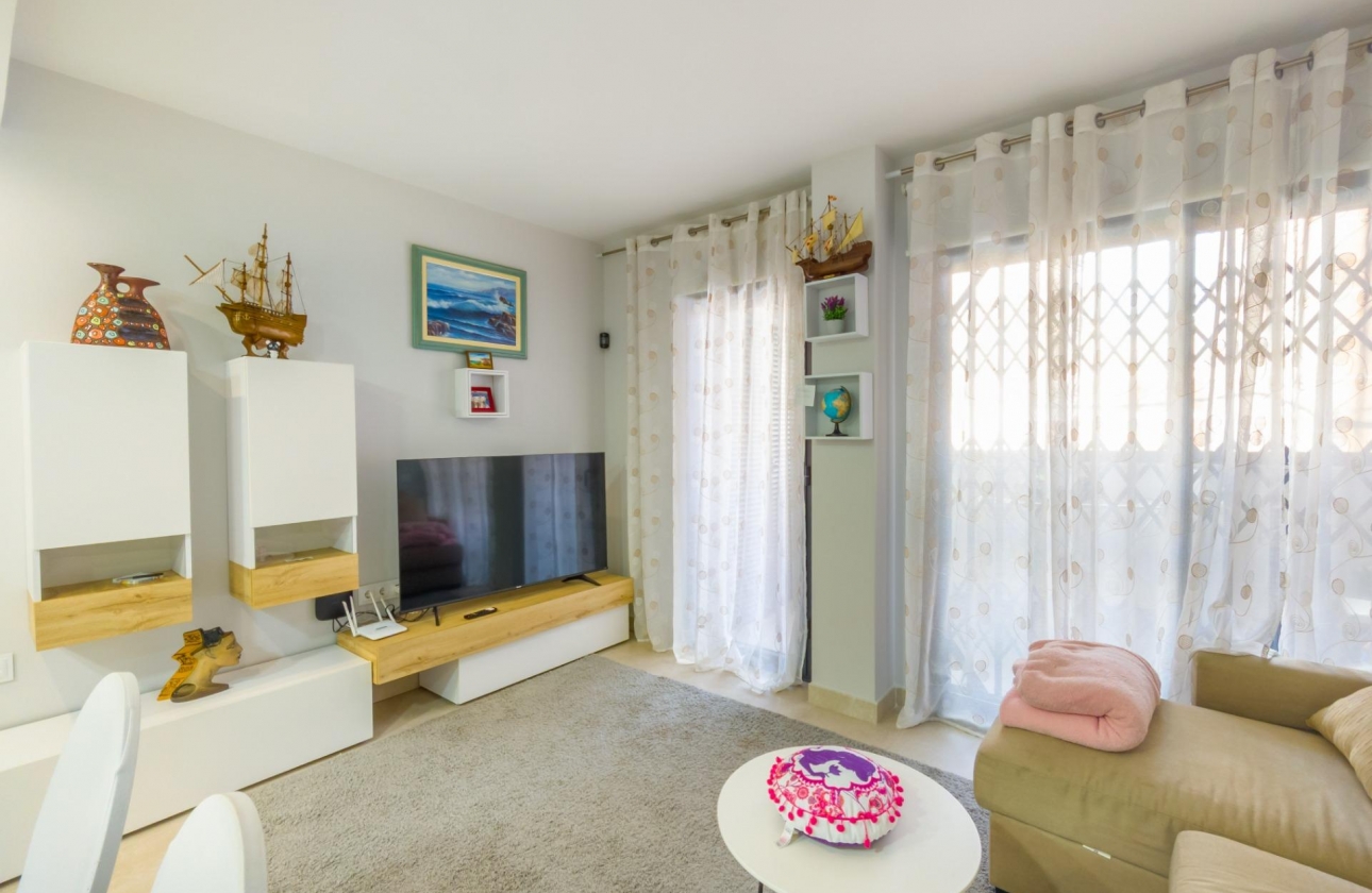 Rynek wtórny - Apartament - Torrevieja - Estacion de autobuses