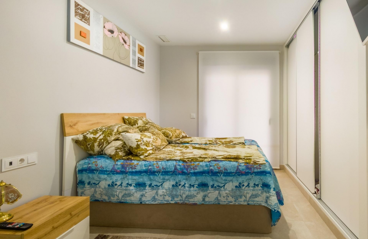 Rynek wtórny - Apartament - Torrevieja - Estacion de autobuses