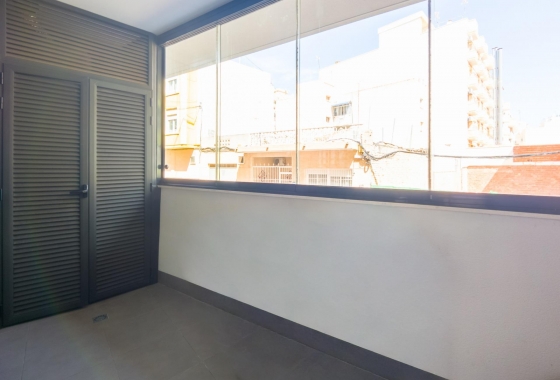 Rynek wtórny - Apartament - Torrevieja - Estacion de autobuses