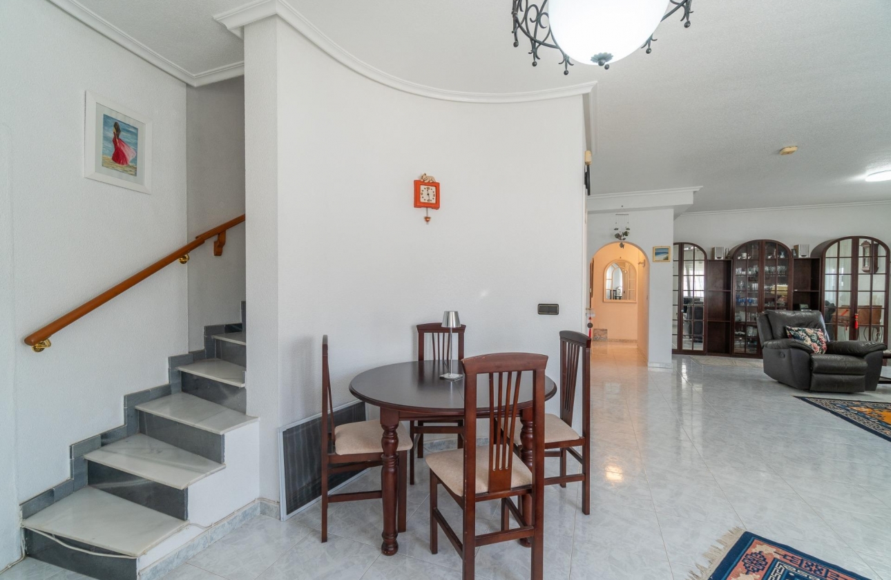 Rynek wtórny - Villa - Orihuela Costa - La Zenia