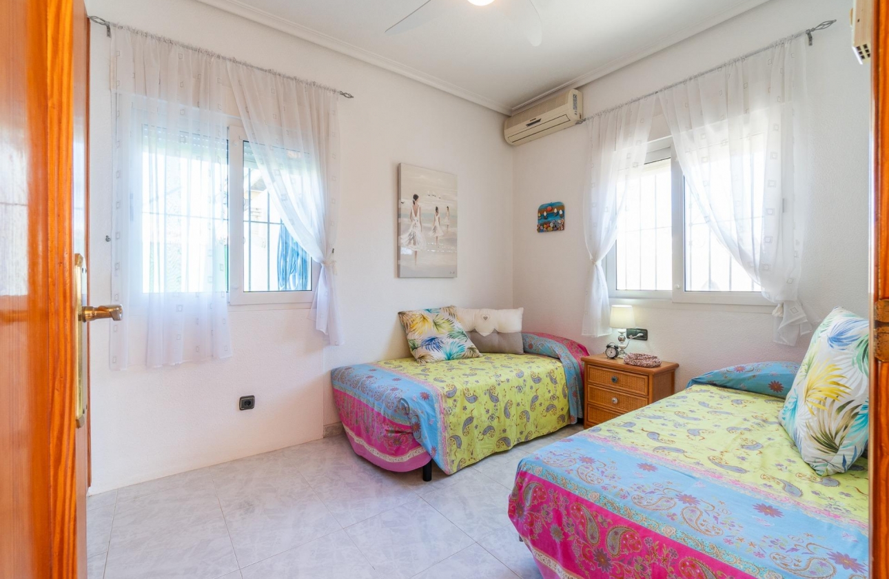 Rynek wtórny - Villa - Orihuela Costa - La Zenia