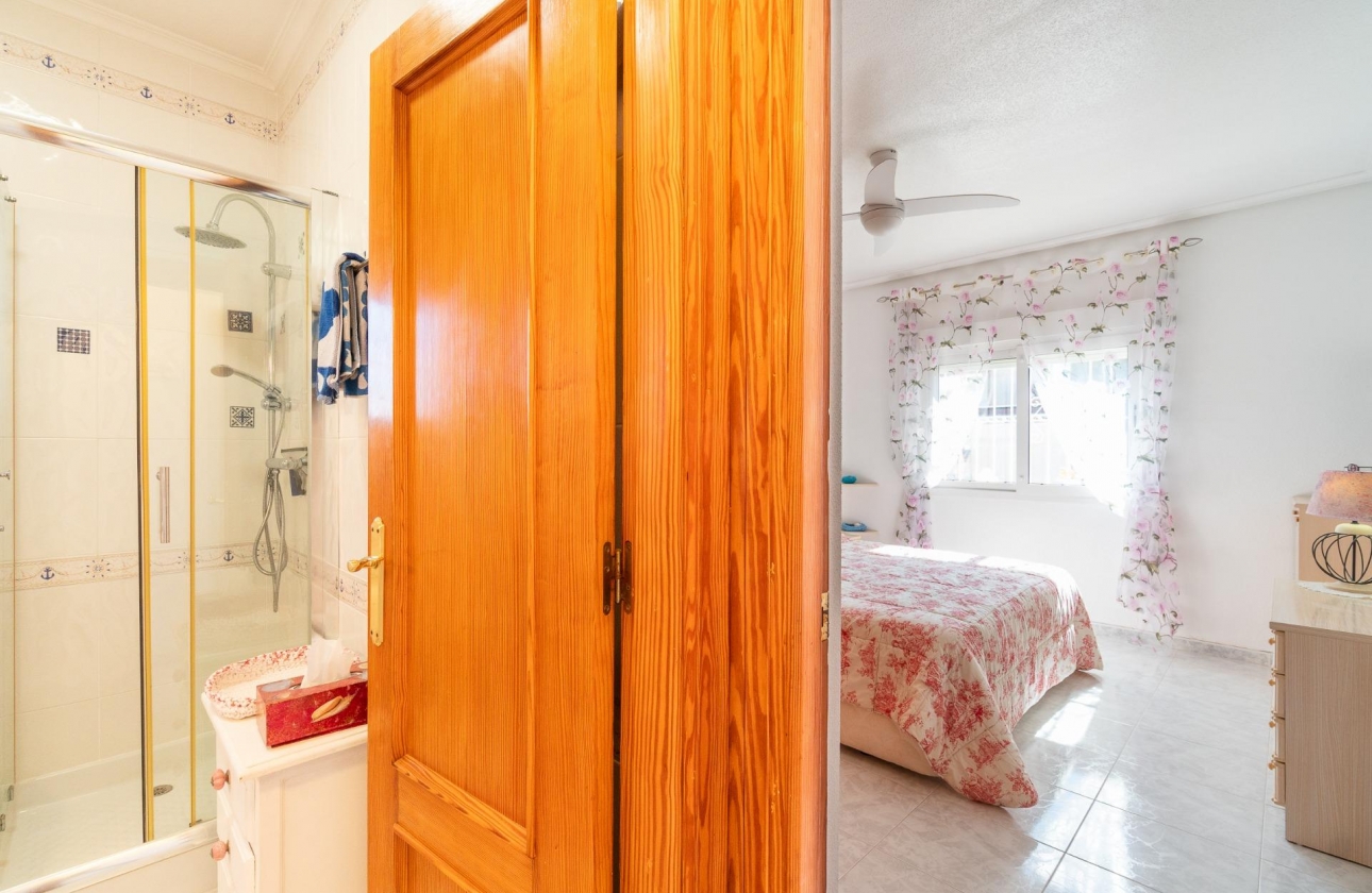 Rynek wtórny - Villa - Orihuela Costa - La Zenia