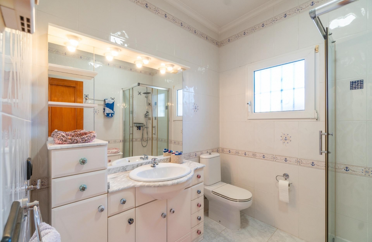 Rynek wtórny - Villa - Orihuela Costa - La Zenia