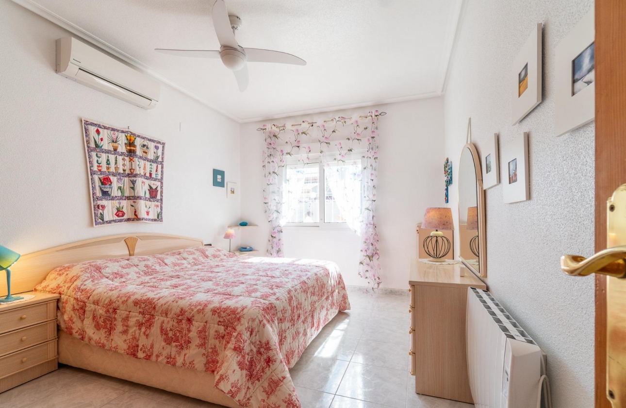 Rynek wtórny - Villa - Orihuela Costa - La Zenia