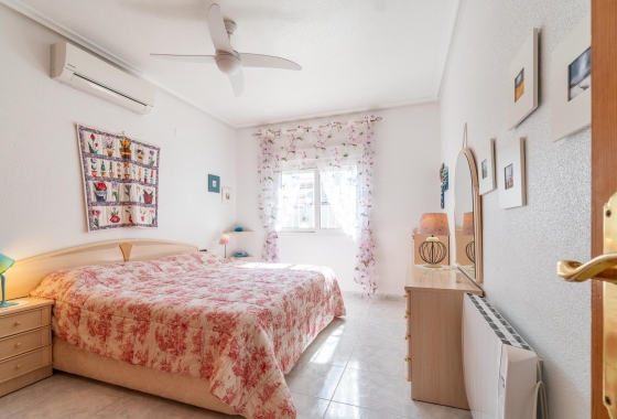 Rynek wtórny - Villa - Orihuela Costa - La Zenia