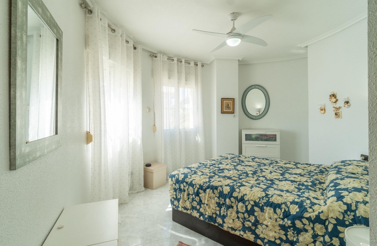 Rynek wtórny - Villa - Orihuela Costa - La Zenia