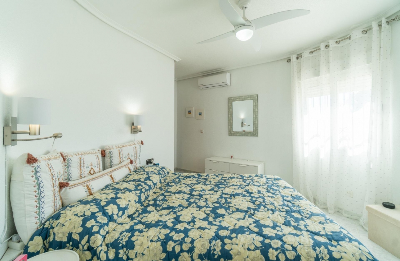 Rynek wtórny - Villa - Orihuela Costa - La Zenia