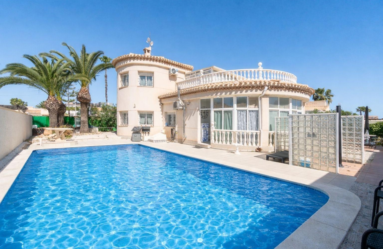 Rynek wtórny - Villa - Orihuela Costa - La Zenia