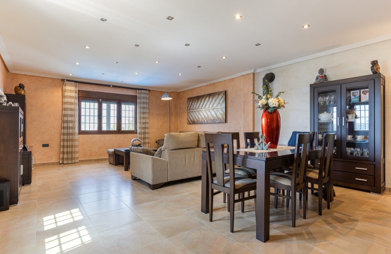 Rynek wtórny - Villa - Los Montesinos - La Herrada