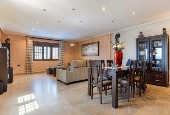 Rynek wtórny - Villa - Los Montesinos - La Herrada