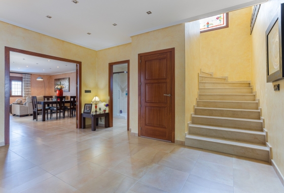 Rynek wtórny - Villa - Los Montesinos - La Herrada