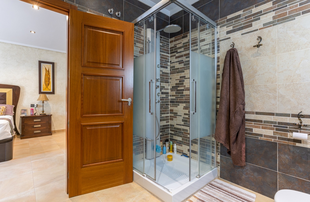 Rynek wtórny - Villa - Los Montesinos - La Herrada