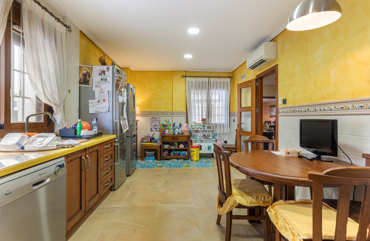 Rynek wtórny - Villa - Los Montesinos - La Herrada