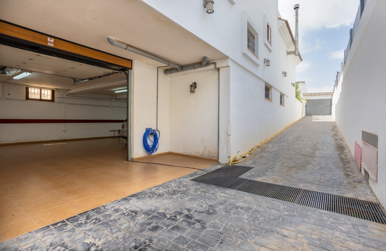 Rynek wtórny - Villa - Los Montesinos - La Herrada