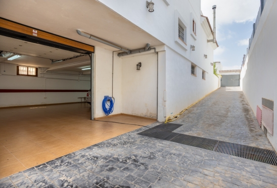 Rynek wtórny - Villa - Los Montesinos - La Herrada