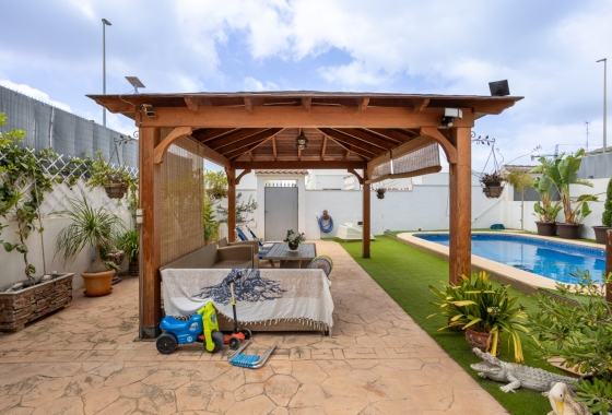 Rynek wtórny - Villa - Los Montesinos - La Herrada