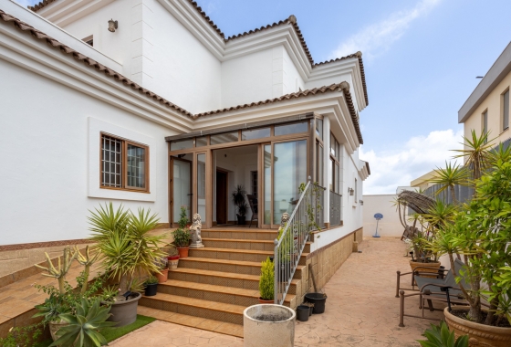 Rynek wtórny - Villa - Los Montesinos - La Herrada