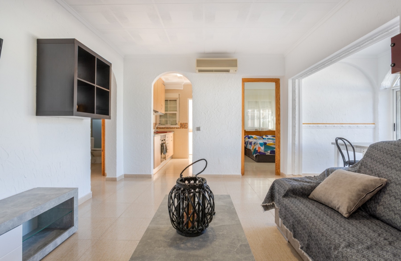 Rynek wtórny - Villa - Torrevieja - Urbanización San Luis