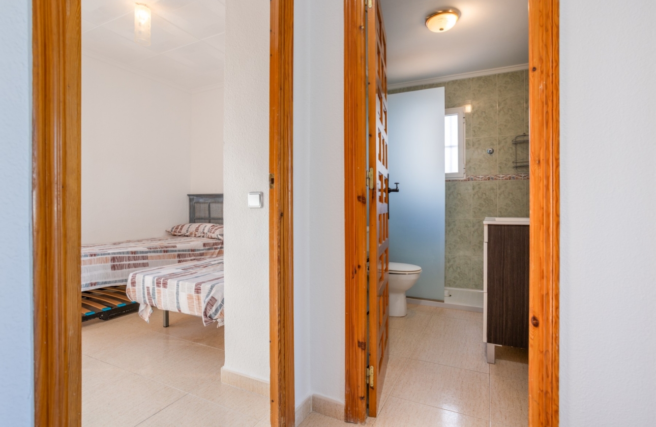 Rynek wtórny - Villa - Torrevieja - Urbanización San Luis