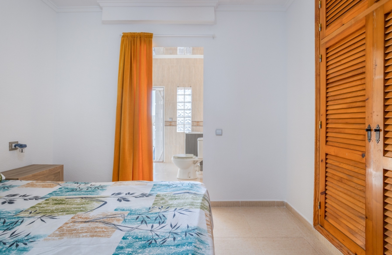 Rynek wtórny - Villa - Torrevieja - Urbanización San Luis