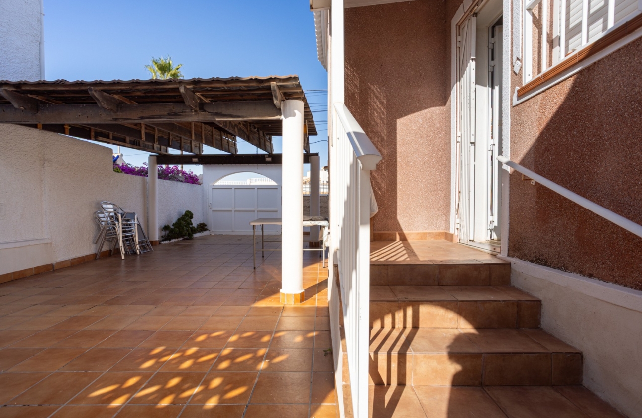 Rynek wtórny - Villa - Torrevieja - Urbanización San Luis