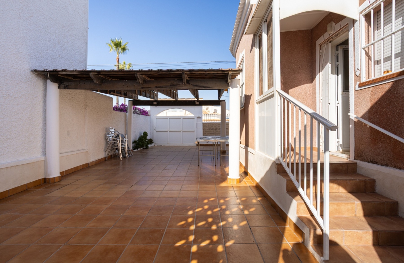 Rynek wtórny - Villa - Torrevieja - Urbanización San Luis