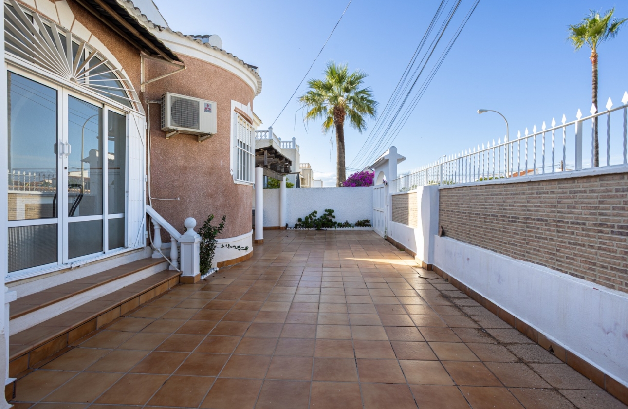 Rynek wtórny - Villa - Torrevieja - Urbanización San Luis