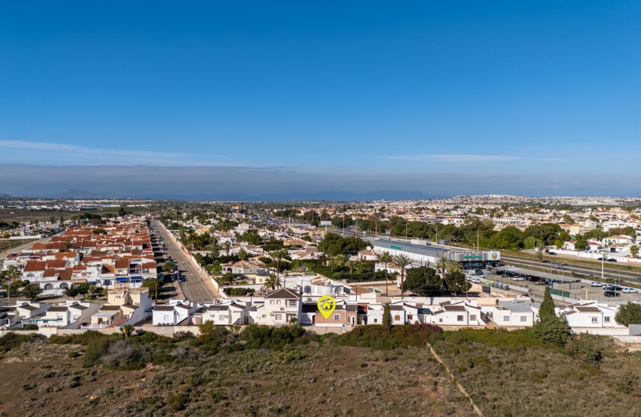 Rynek wtórny - Villa - Torrevieja - Urbanización San Luis