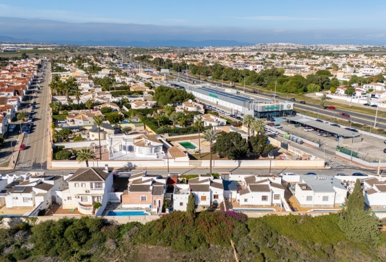 Rynek wtórny - Villa - Torrevieja - Urbanización San Luis