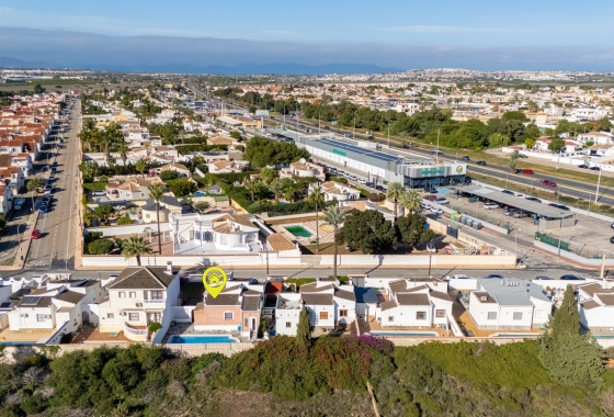Rynek wtórny - Villa - Torrevieja - Urbanización San Luis