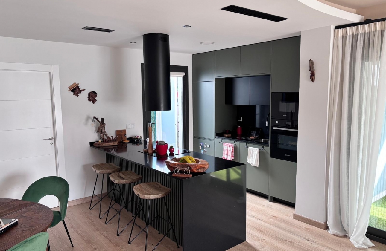 Rynek wtórny - Szeregowiec - Los Montesinos - La Herada