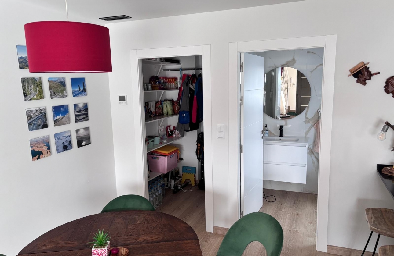 Rynek wtórny - Szeregowiec - Los Montesinos - La Herada