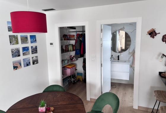 Rynek wtórny - Szeregowiec - Los Montesinos - La Herada