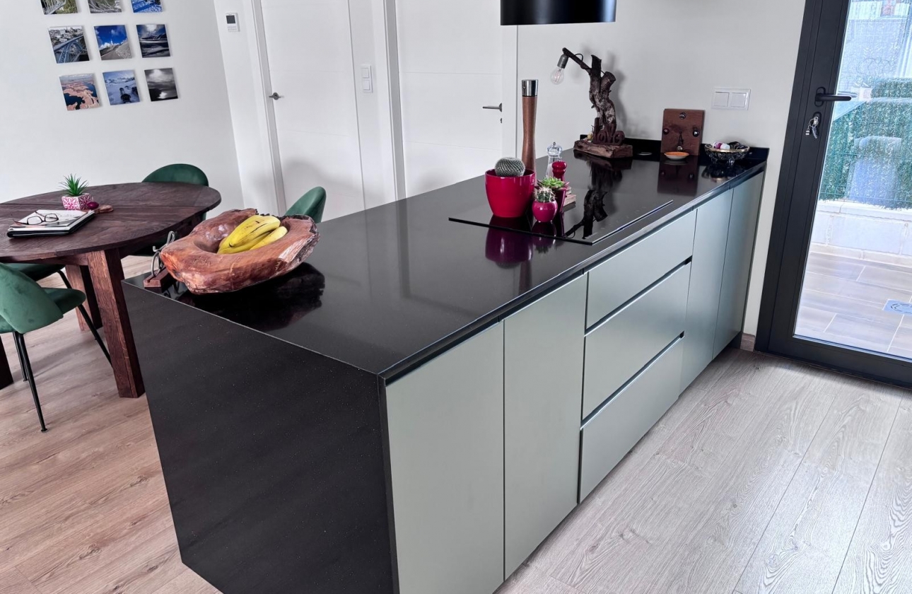 Rynek wtórny - Szeregowiec - Los Montesinos - La Herada